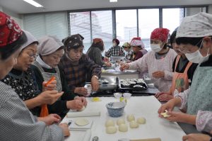 パン・お菓子作り教室を開催